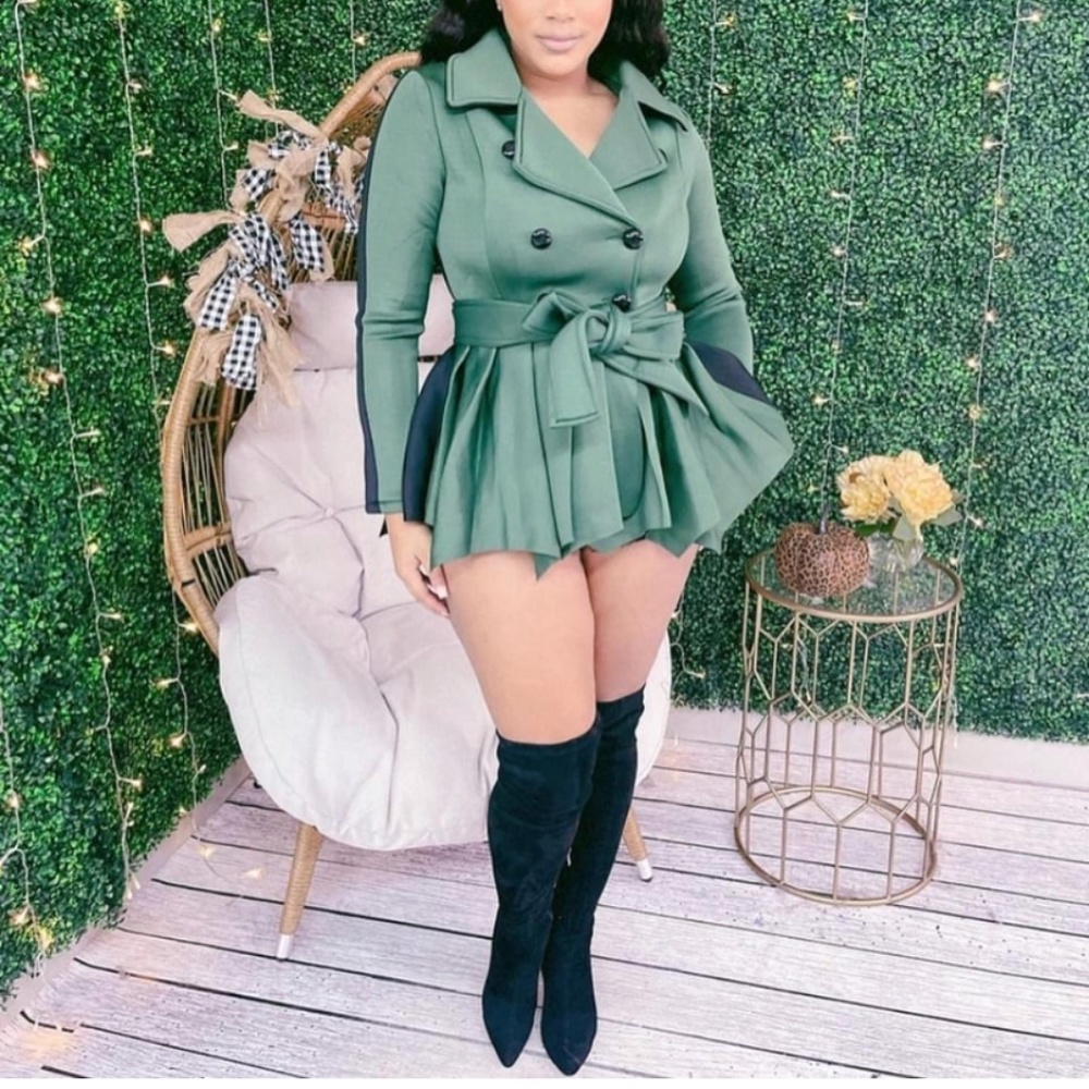 SASSY OLIVE FLARED JACKET